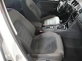 Volkswagen Golf (2014) 1.4 TSI, ČR, AC, výhřev sed. - náhled 12