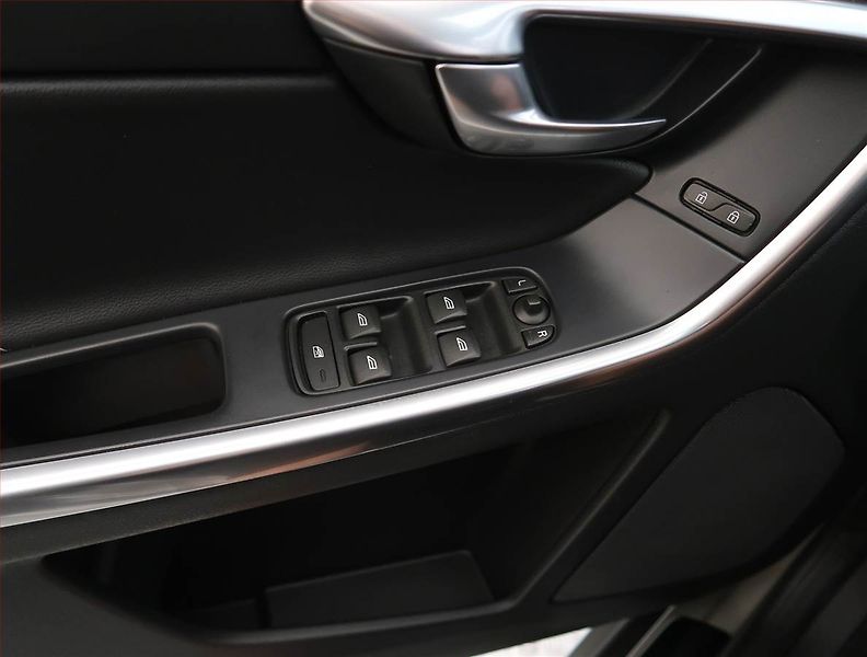 Volvo XC60 (2015) T5 AWD, 4X4, Automat - fotka 19 z 19
