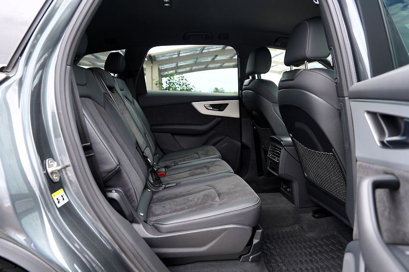 Audi Q7 50 TDI/Q/360/22/Sline/DPH - fotka 33 z 48