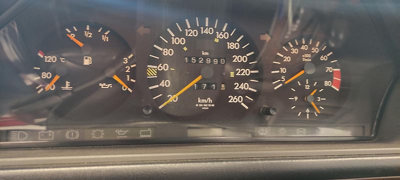 Mercedes-Benz 124 (1994) Cabriolet 300 CE-24 - fotka 14 z 24