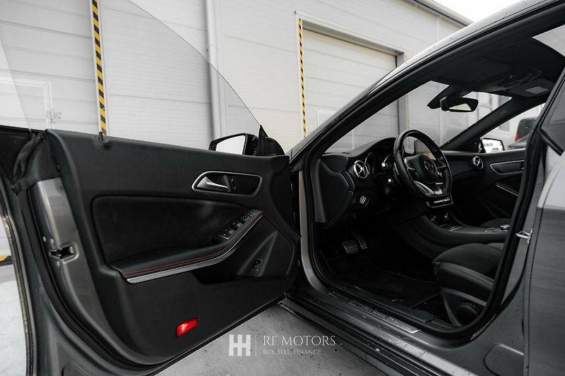 Mercedes-Benz CLA (2018) 220d SB 4Matic AMG - fotka 18 z 49