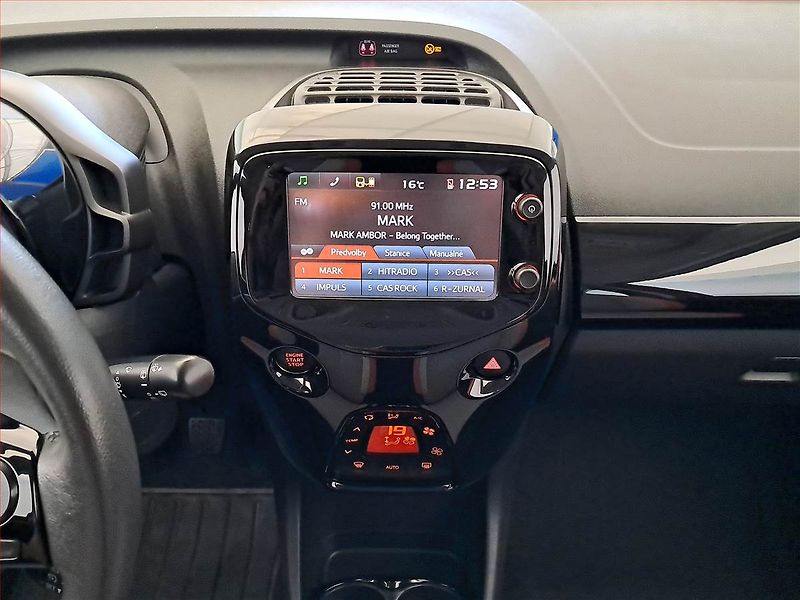 Toyota Aygo (2015) 1.0 VVT-i, Park. senzory - fotka 12 z 16