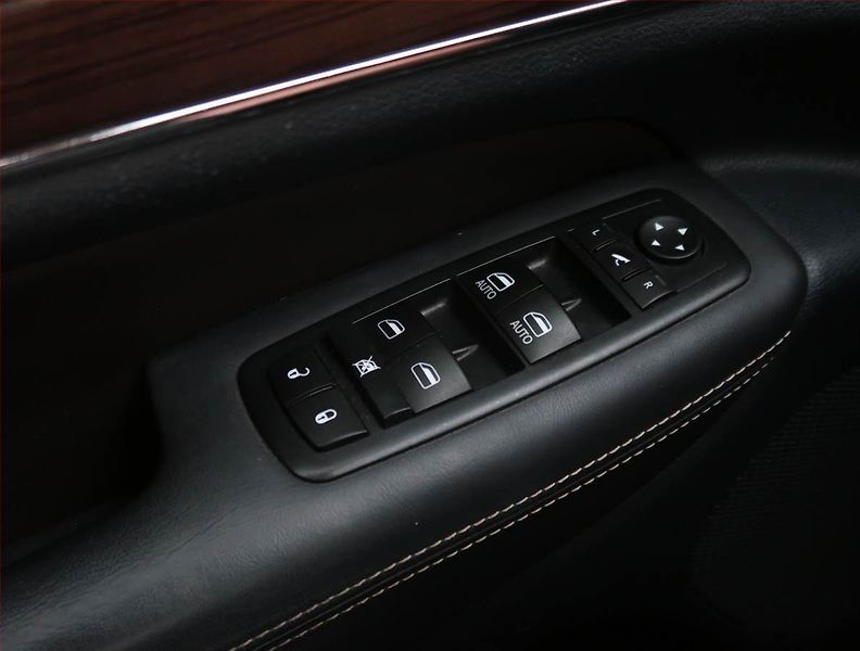 Jeep Grand Cherokee (2015) Overland 3.0 CRD, 4X4 - fotka 20 z 29