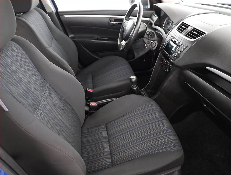 Suzuki Swift (2015) 1.2 - fotka 7 z 15