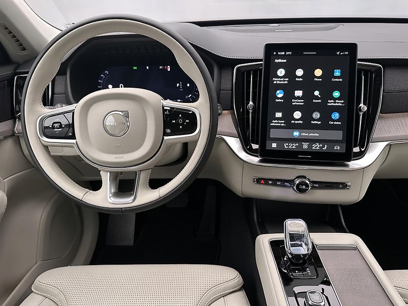 Volvo XC90 (2026) B5 AWD AUT DARK PLUS 7 míst - fotka 4 z 25