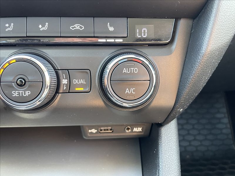 Škoda Octavia 1,8 TSi 132kw DSG Style Xenon - fotka 19 z 35