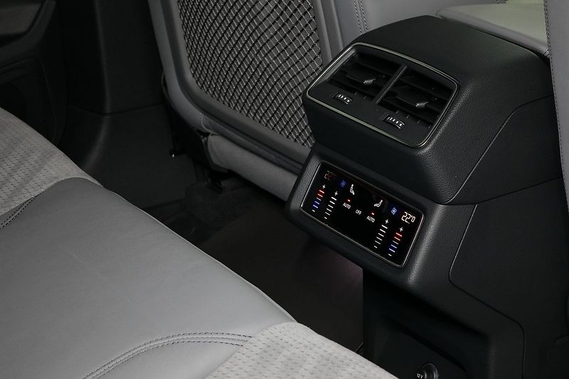 Audi e-tron 55 300kW Matrix Kessy Tažné - fotka 27 z 46