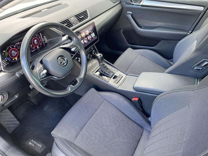 Škoda Superb (2021) Combi iV 1.4 TSI DSG Style - fotka 6 z 36