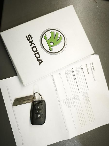 Škoda Karoq (2023) S-line 2.0 TSI 140 kW 4x4 DSG - fotka 27 z 27
