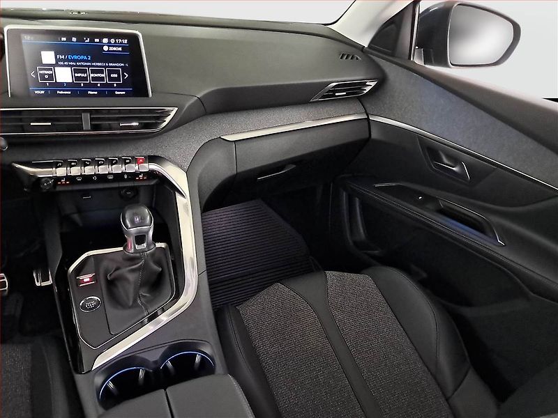 Peugeot 5008 (2019) PureTech 130, 7 míst, ČR,1.maj - fotka 8 z 25