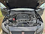 Jaguar F-Pace (2017) 2.0D, 132 kW - náhled 13
