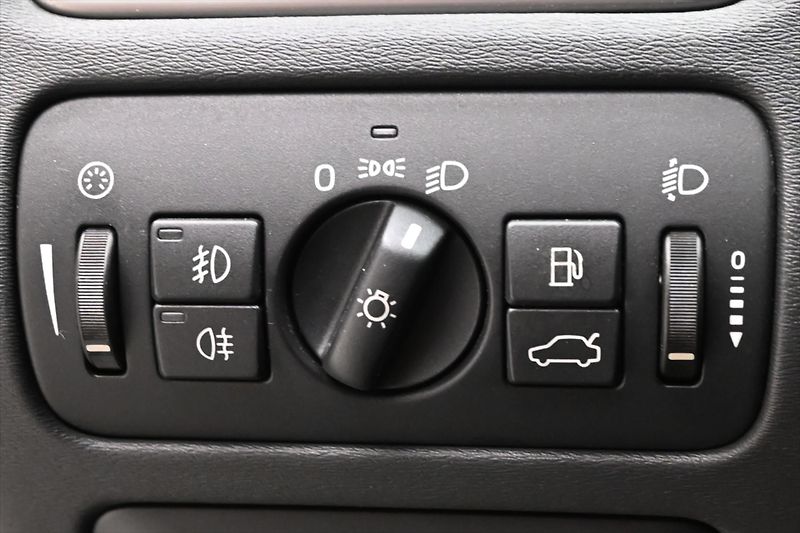 Volvo V70 2,0 120kW D4 Manuál Tažné - fotka 24 z 29