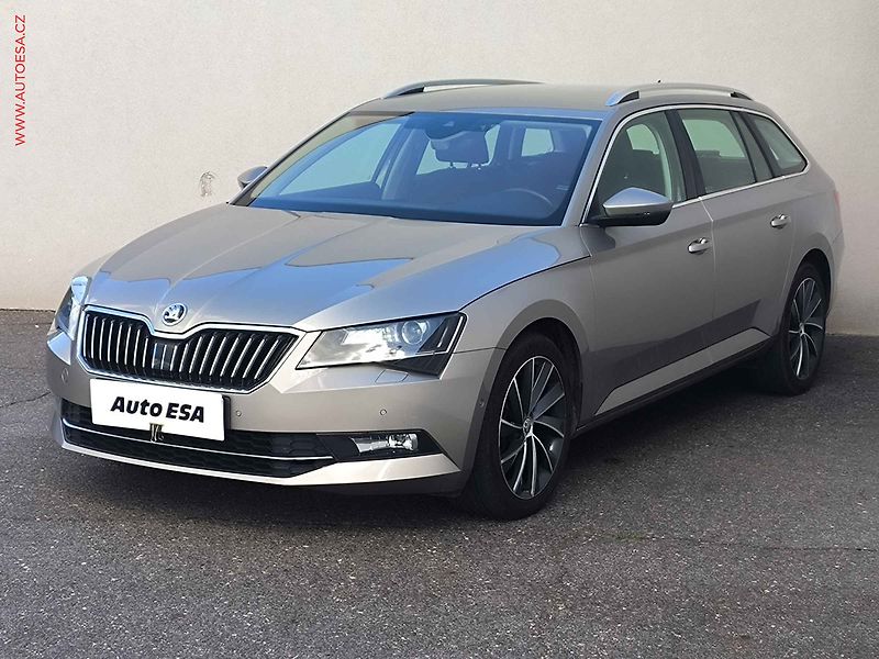 Škoda Superb (2017) 1.8 TSi, ČR, Style, DSG - fotka 3 z 17