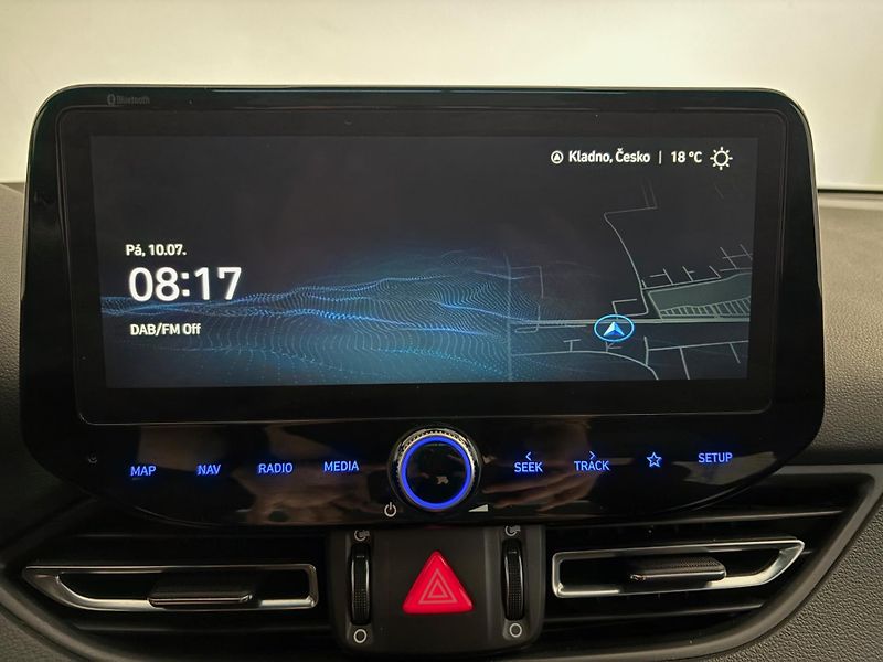 Hyundai i30 (2021) Mild HYB 1.5 TGDi N-line kombi - fotka 26 z 43