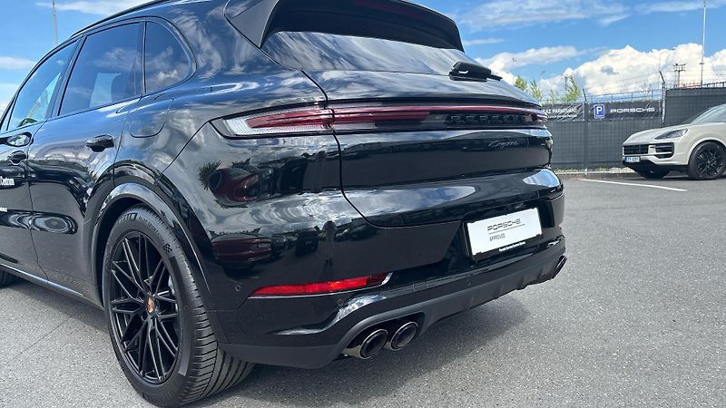 Porsche Cayenne E-Hybrid Black Edition - fotka 14 z 25
