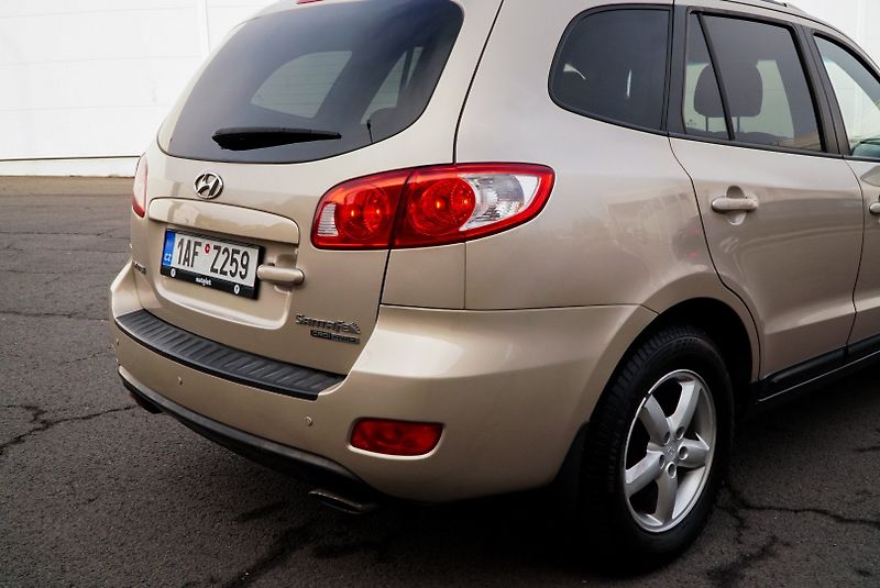 Hyundai Santa Fe (2009) 2.2 CRDI 4X4 7 MÍST PREMIUM - fotka 10 z 21