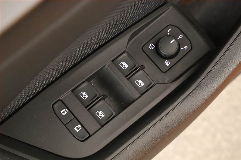 Škoda Octavia (2025) 2.0 TDI, Sportline - fotka 9 z 20