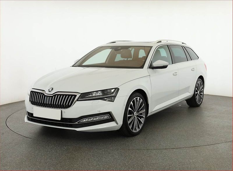 Škoda Superb (2023) Laurin&Klement 2.0 TDI - fotka 2 z 21