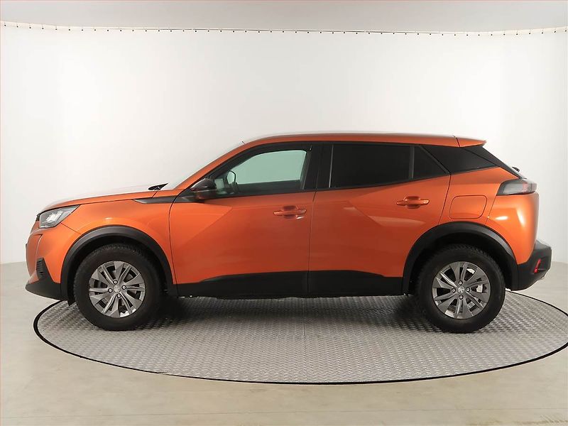 Peugeot 2008 (2023) 1.2 PureTech, Automat - fotka 3 z 18
