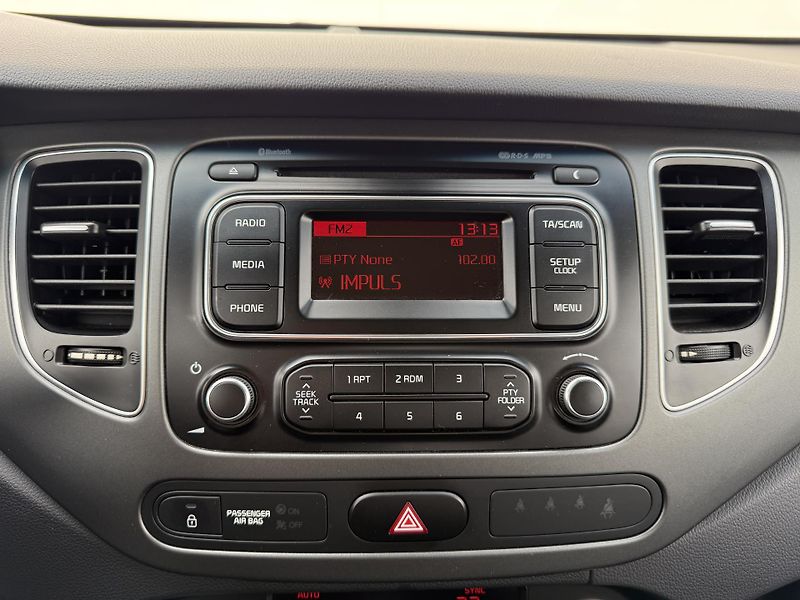 Kia Carens 1.6 GDI 99kW Comfort - fotka 16 z 18