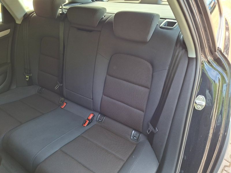 Audi A4 Allroad (2012) 2.0TDI 130kW MAN QUATTRO - fotka 29 z 43
