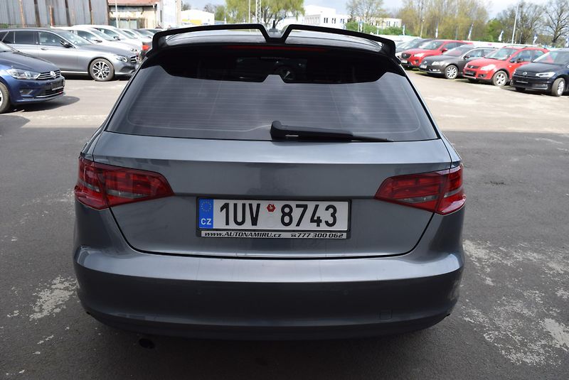 Audi A3 (2014) 1.2TSI 77kw AMBIENTE NAVI VÝHŘ - fotka 9 z 45