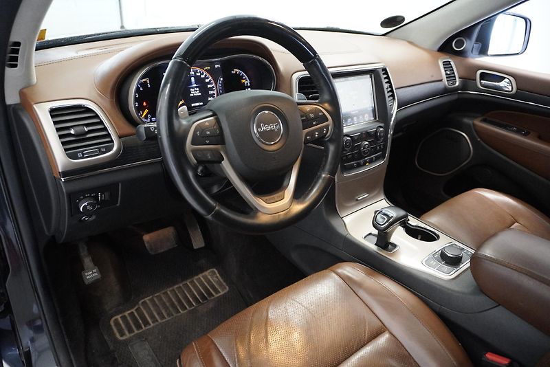 Jeep Grand Cherokee 3,0 MJT V6 4X4 AUTOMAT - fotka 15 z 33
