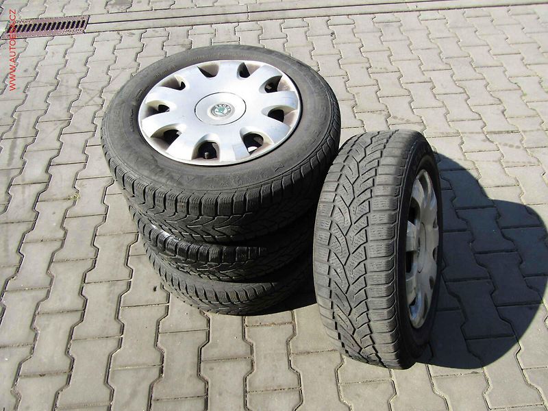Škoda Octavia (2011) 1.6 TDi, 2.maj,ČR, servis - fotka 18 z 19