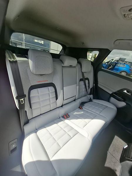 Citroën C5 Aircross (2026) MAX PLUG-IN HYBRID 195K AUT. - fotka 13 z 35