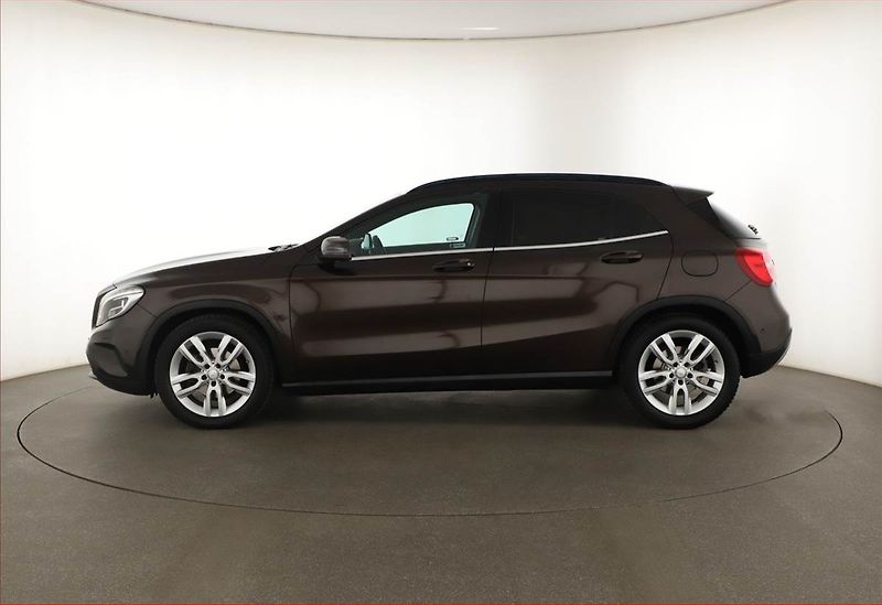 Mercedes-Benz GLA (2017) 220 d 4MATIC - fotka 3 z 21
