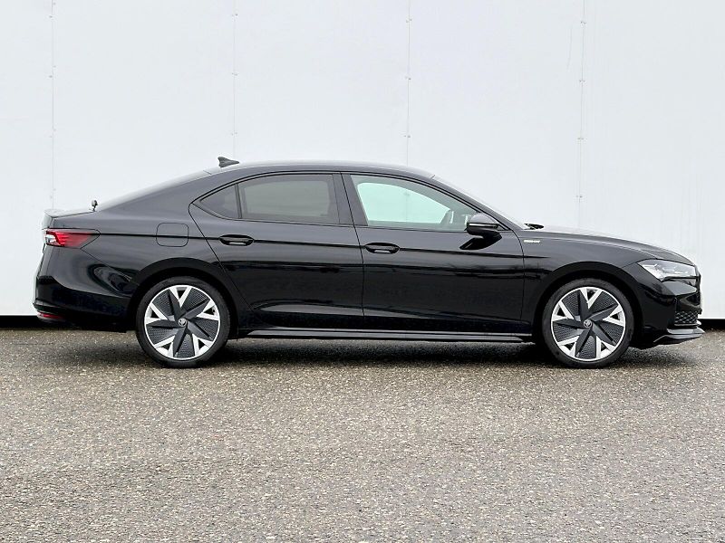 Škoda Superb (2025) DSG 4x4 / 2.0 TDI / 142 kW  / - fotka 8 z 35