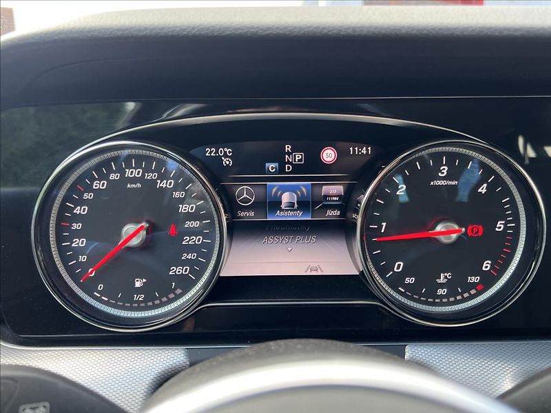 Mercedes-Benz Třídy E 2,0 E 220 d / 9G-TRONIC - fotka 29 z 48