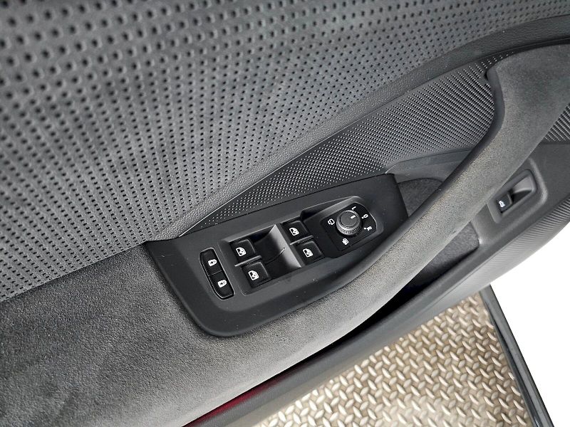 Škoda Superb (2025) 2.0TDI 142kW 4X4 SPORTLINE TAŽ - fotka 27 z 34