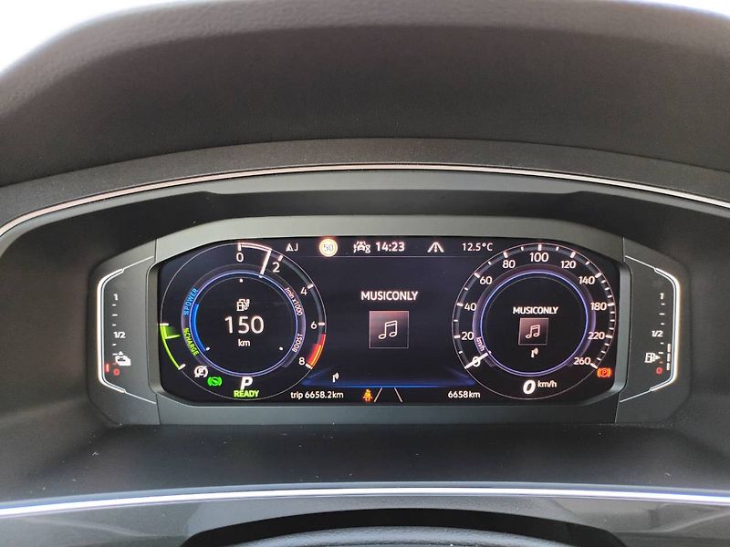 Volkswagen Tiguan (2023) R-Line 1,4 TSI / 180 kW eHybri - fotka 9 z 30