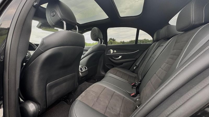 Mercedes-Benz Třídy E (2020) E450 V6 Biturbo 4matic AMG - fotka 19 z 19