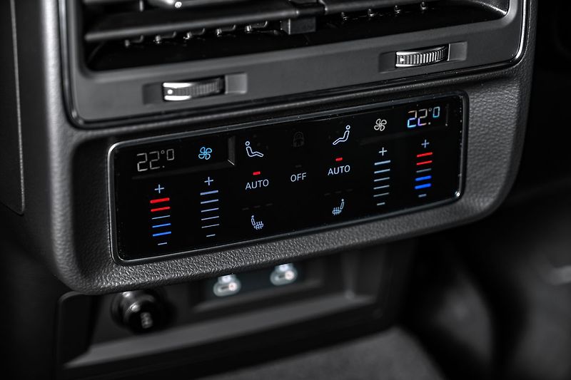 Audi Q8 50TDI 2x Sline Laser Vzduch B& - fotka 19 z 23