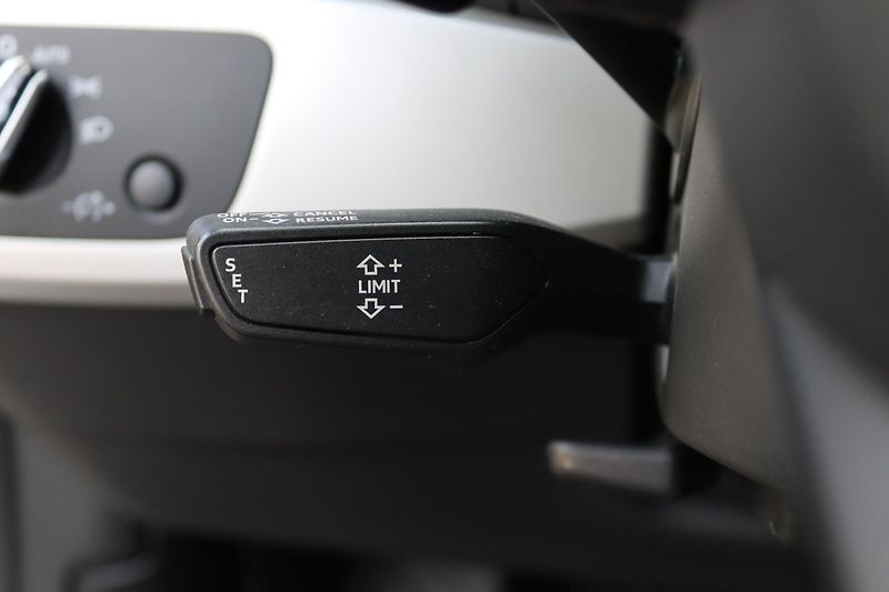 Audi A4 2.0TDI S-TRONIC SEDAN 110kW - fotka 25 z 50