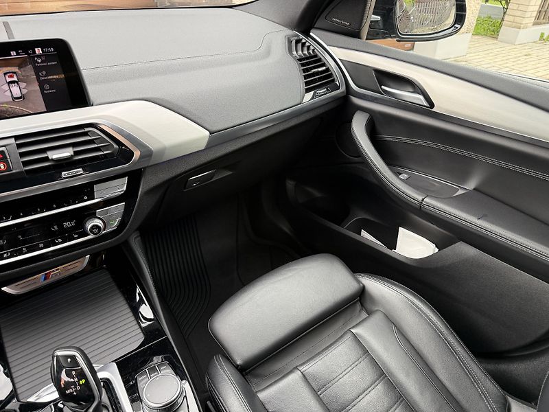 BMW X4 (2021) BMW X4 M40D 250kw 700nm - fotka 17 z 42
