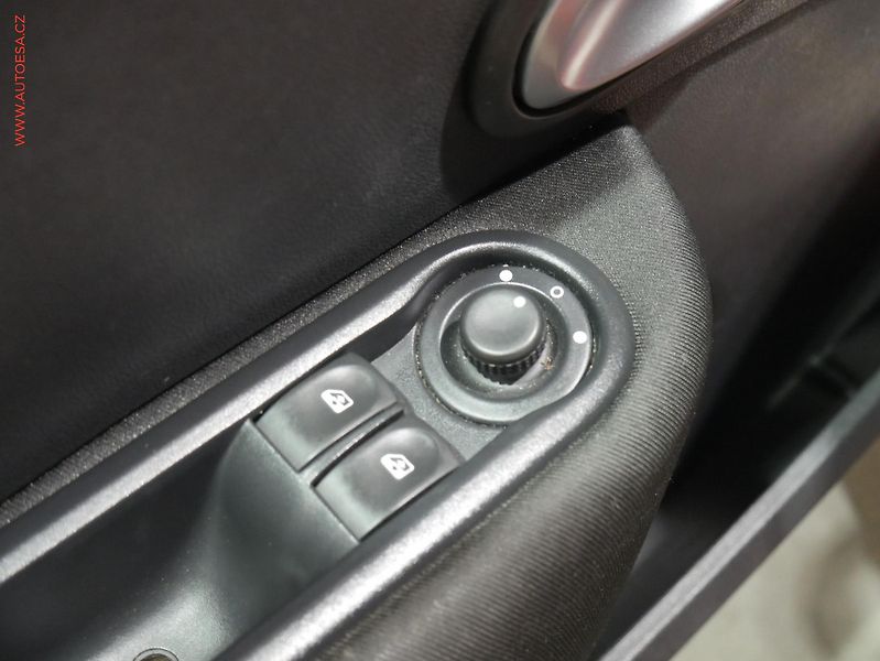 Renault Clio (2012) 1.2, ČR, AC, el. výbava - fotka 14 z 16