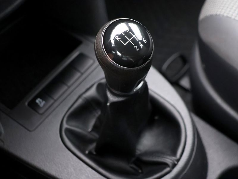 Volkswagen Caddy 2,0 TDI 4x4 Klima 5-Míst CZ - fotka 22 z 30