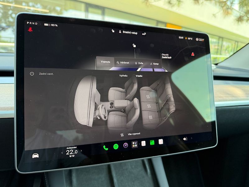 Tesla Model Y Standrart Range LFP Tažné - fotka 19 z 43