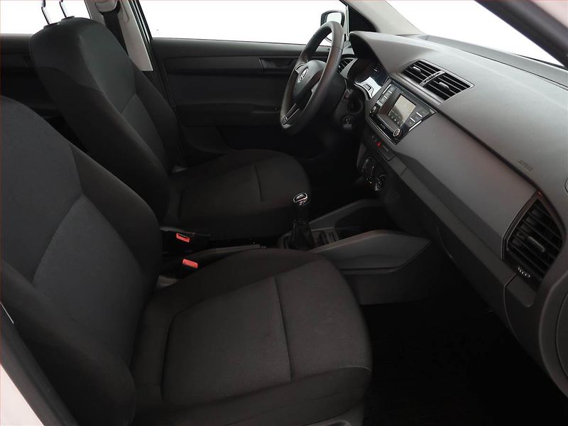 Škoda Fabia (2015) 1.4 TDI - fotka 9 z 15
