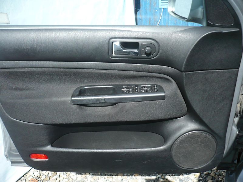 Volkswagen Golf 1.6i 77Kw Koupeno ČR - fotka 24 z 27