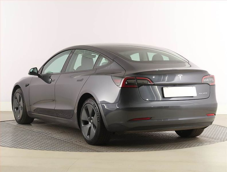 Tesla Model 3 (2023) Long Range 4WD 84kWh, SoH 97% - fotka 4 z 32