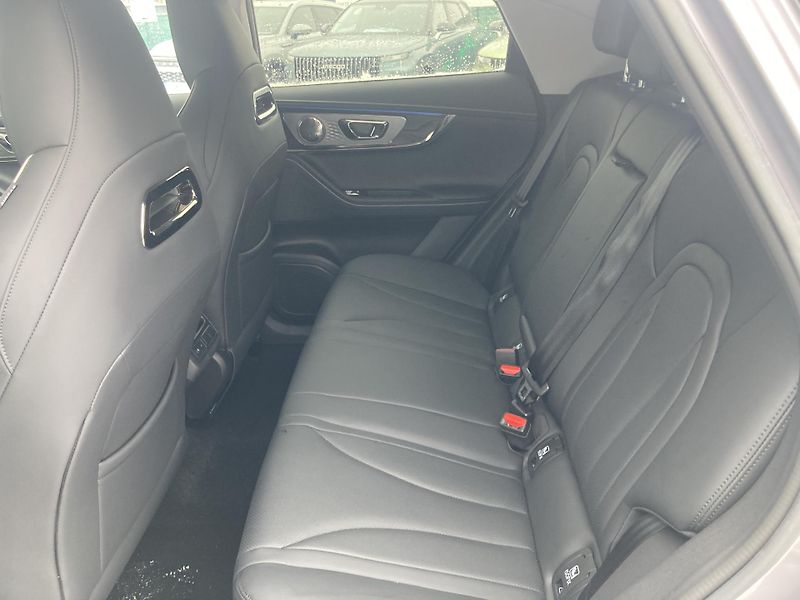 Omoda 5 (2026) HEV Premium 1.5 TGDi - fotka 7 z 13