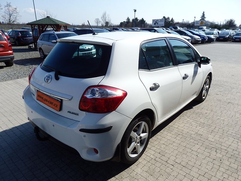 Toyota Auris 1.6 VALVE MATIC ZÁLOHOVÁNO - fotka 4 z 15