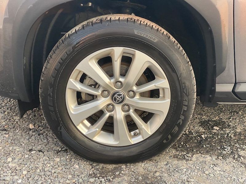 Toyota Yaris Cross 1.5HEV, ČR, ComTech, záruka - fotka 10 z 17