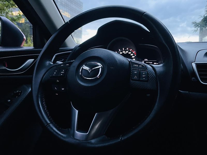 Mazda 3 2.0i MANUÁL LED KAMERA VÝHŘEV - fotka 33 z 43