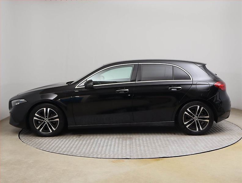 Mercedes-Benz Třídy A (2024) A 200 d - fotka 3 z 22