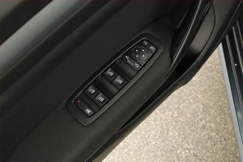 Renault Mégane (2022) 1.0 TCe, Serv.kniha, Tempomat - fotka 12 z 15